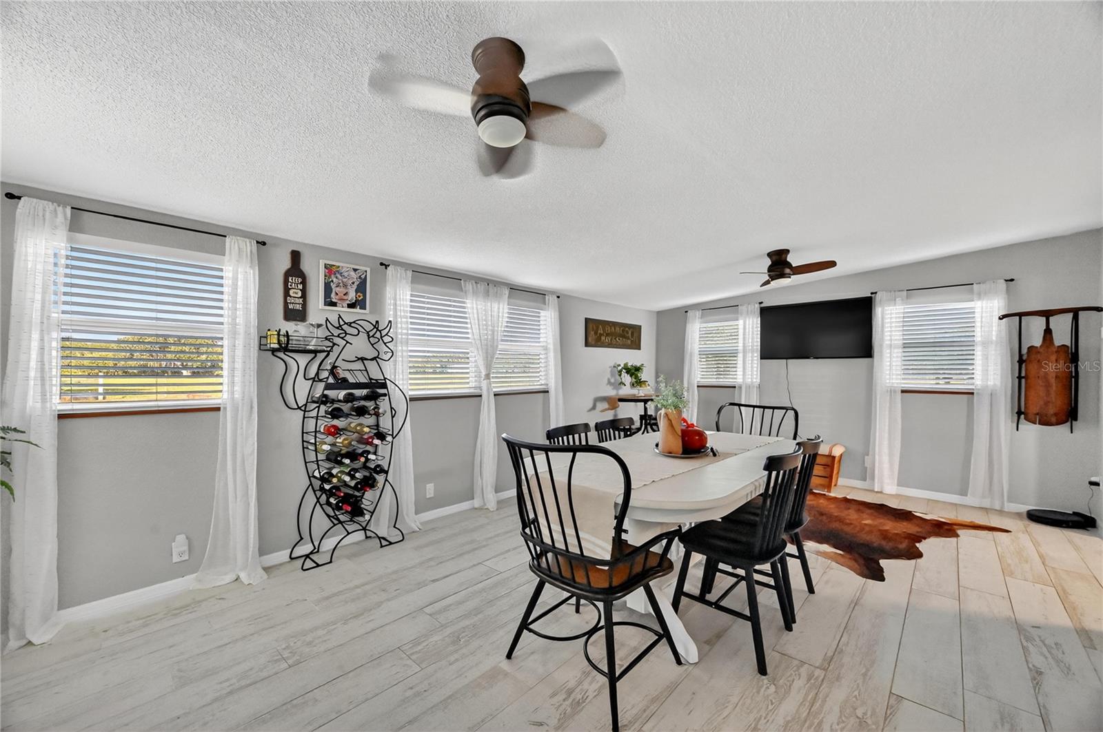 SUNSHINE RANCHETTES - Residential