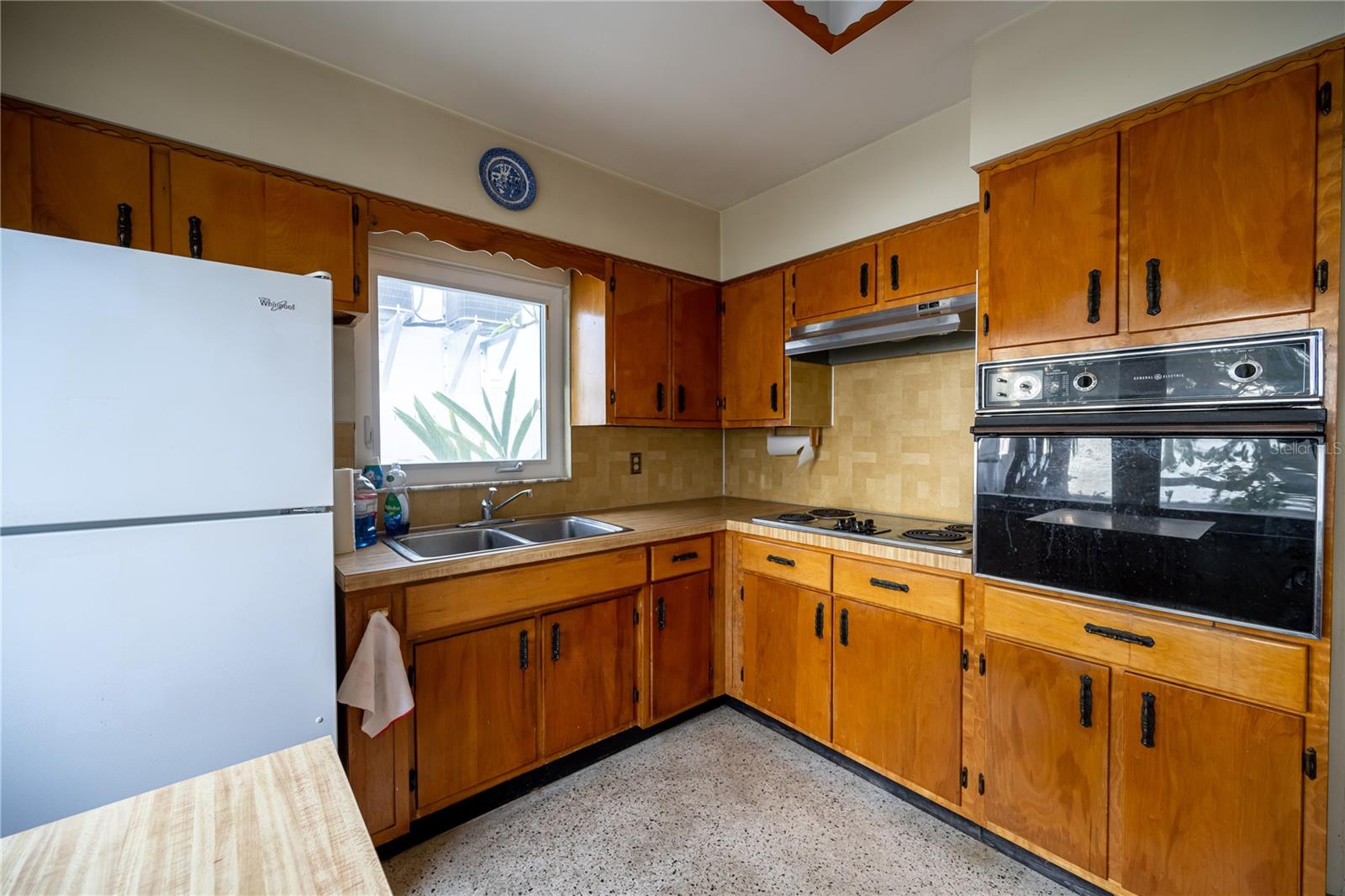 PASADENA SHORES - Residential