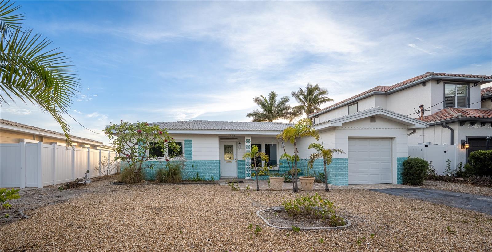 PASADENA SHORES - Residential