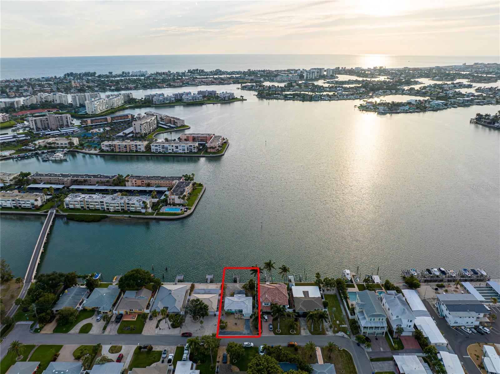 PASADENA SHORES - Residential