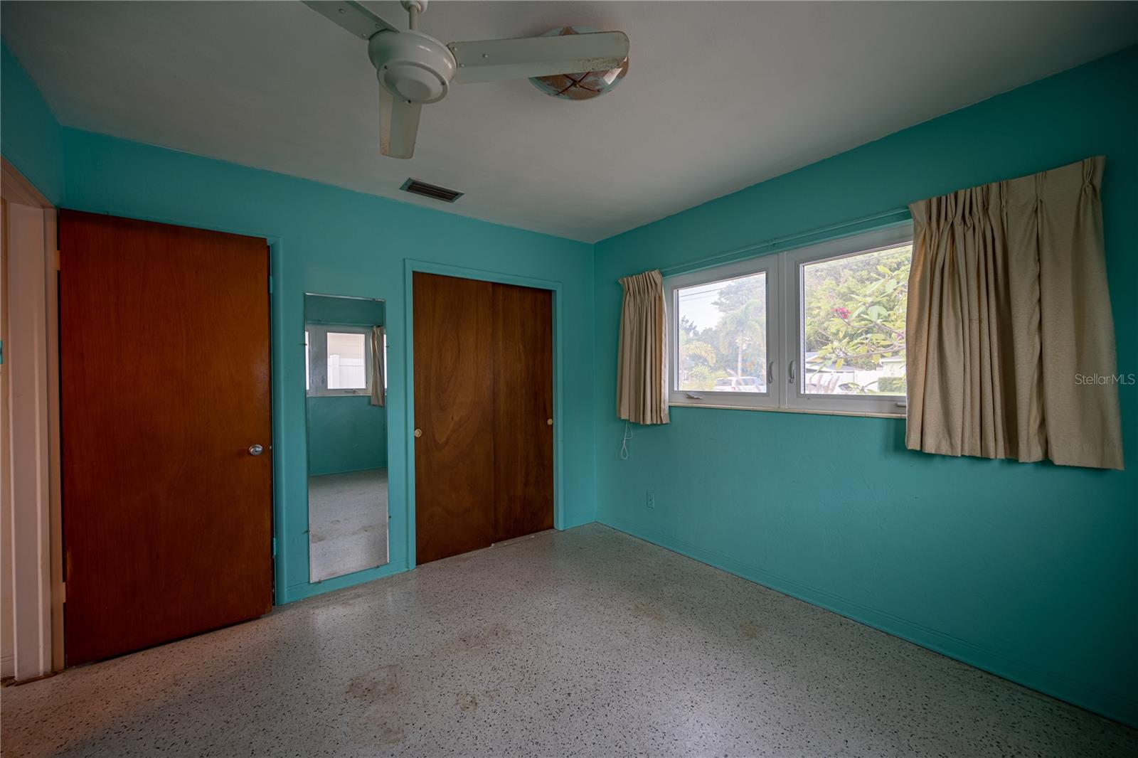 PASADENA SHORES - Residential