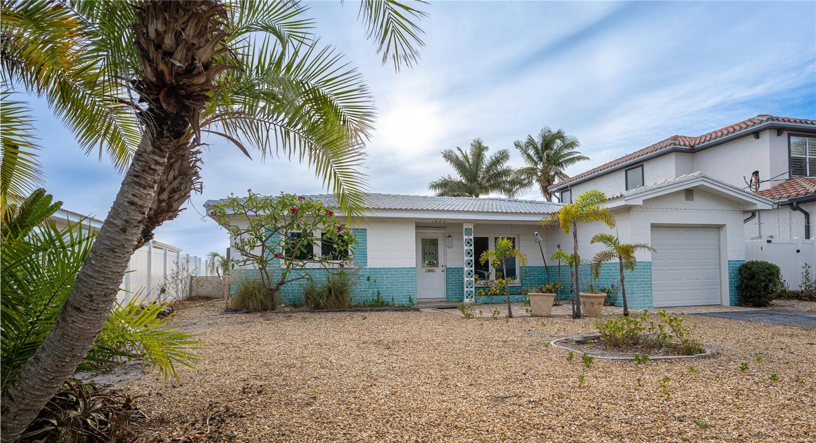 PASADENA SHORES - Residential