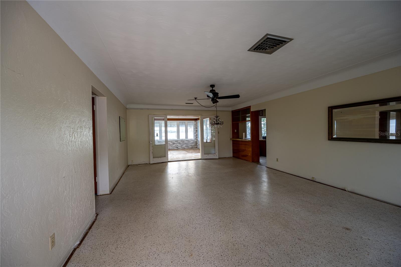 PASADENA SHORES - Residential