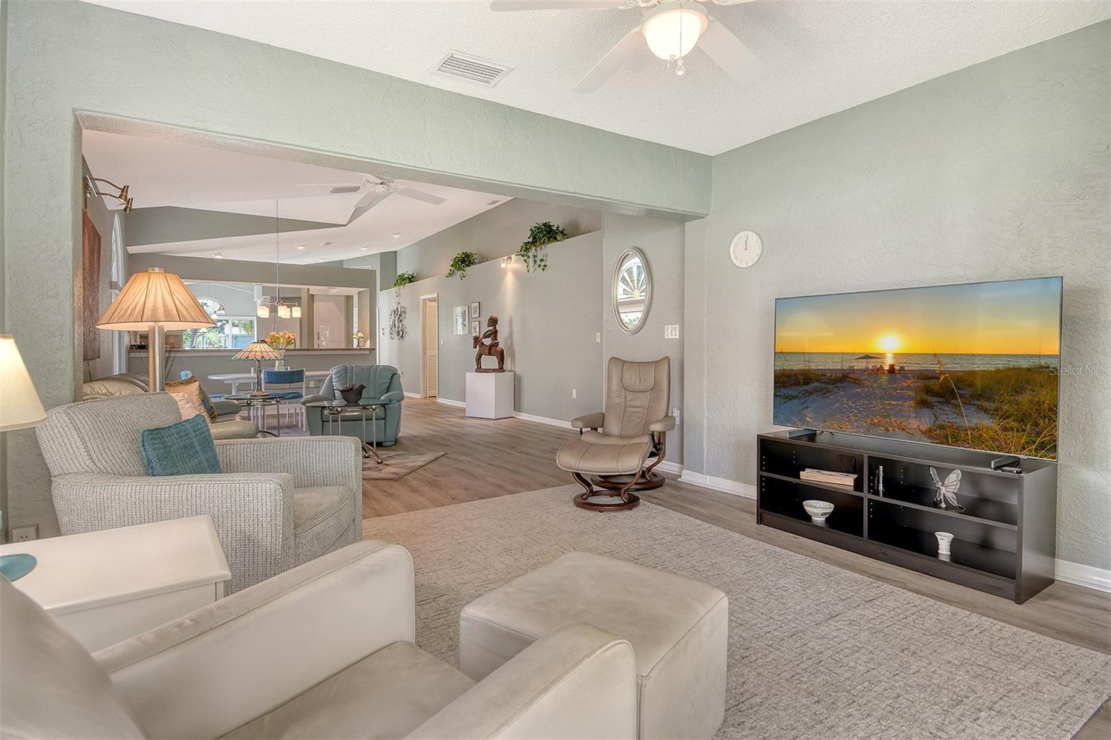 PINEHURST VILLAGE SEC 1 PH B&G - Residential