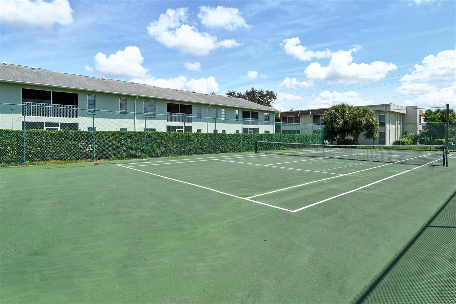 PINEHURST VILLAGE SEC 1 PH B&G - Residential