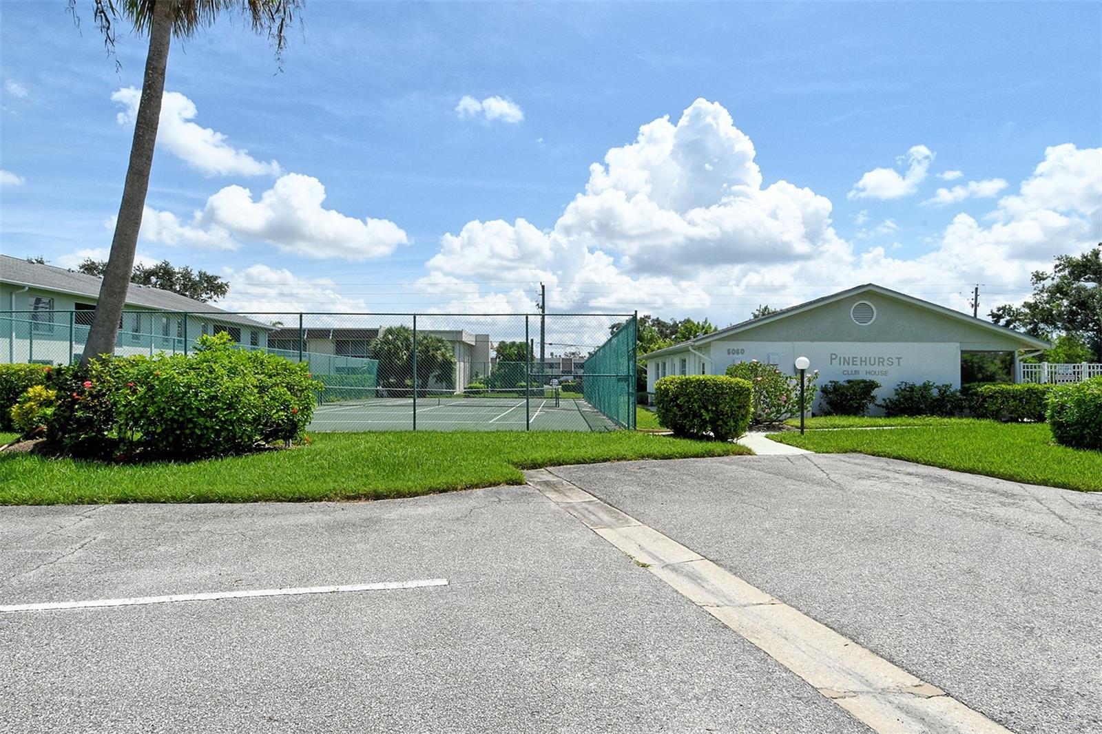 PINEHURST VILLAGE SEC 1 PH B&G - Residential