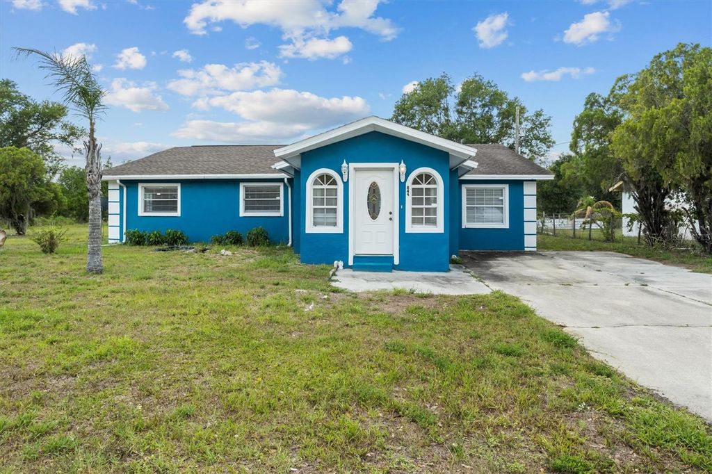 Photo of 844 Chamberlain Boulevard, Wauchula, FL 33873 (MLS # S5150407)