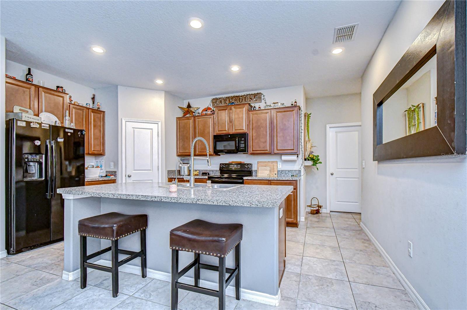 6823 HAZELNUT SPICE DRIVE