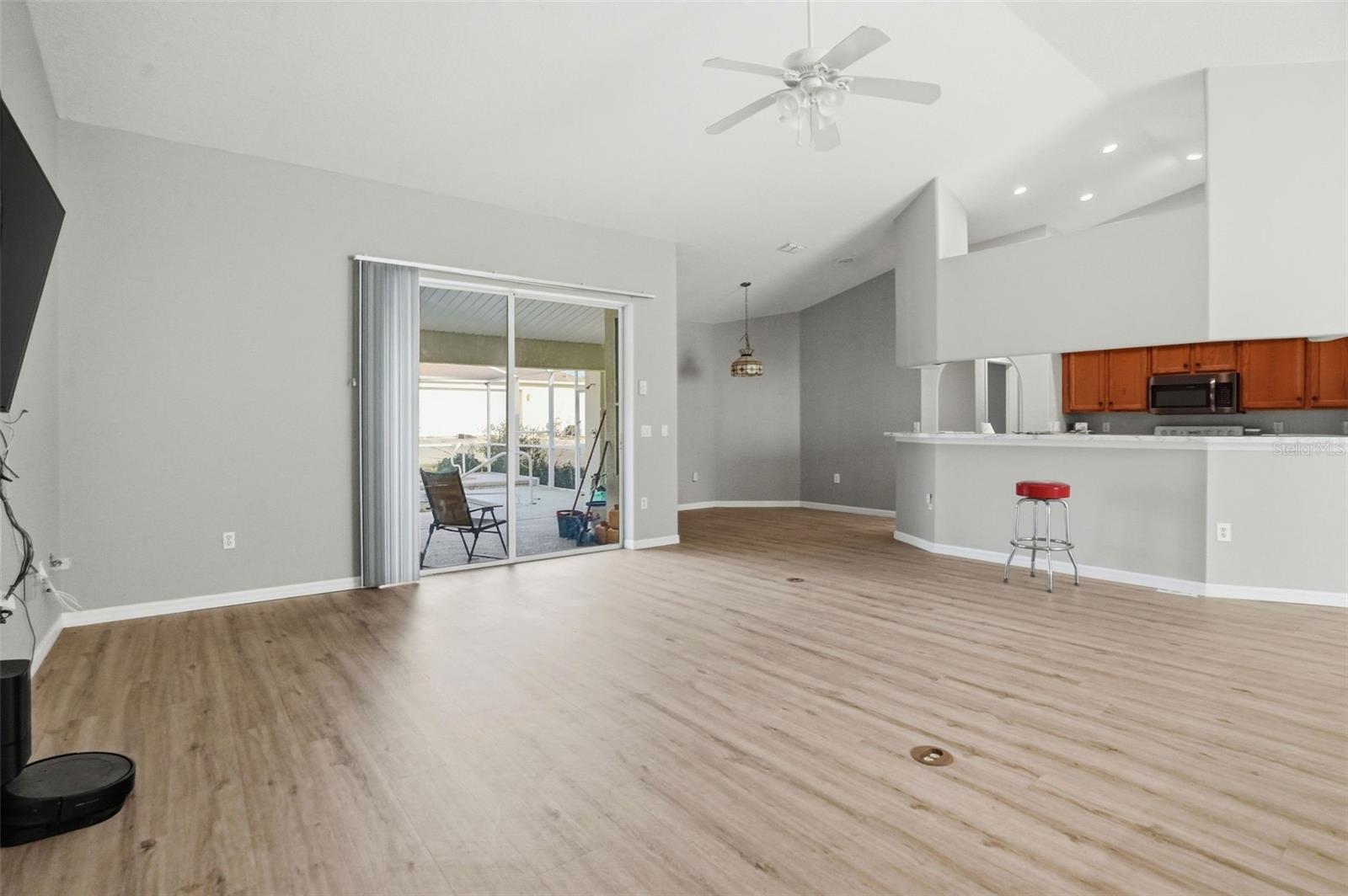 ROYAL HIGHLANDS - Residential