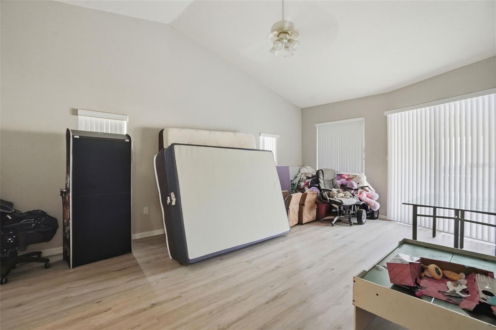 ROYAL HIGHLANDS - Residential