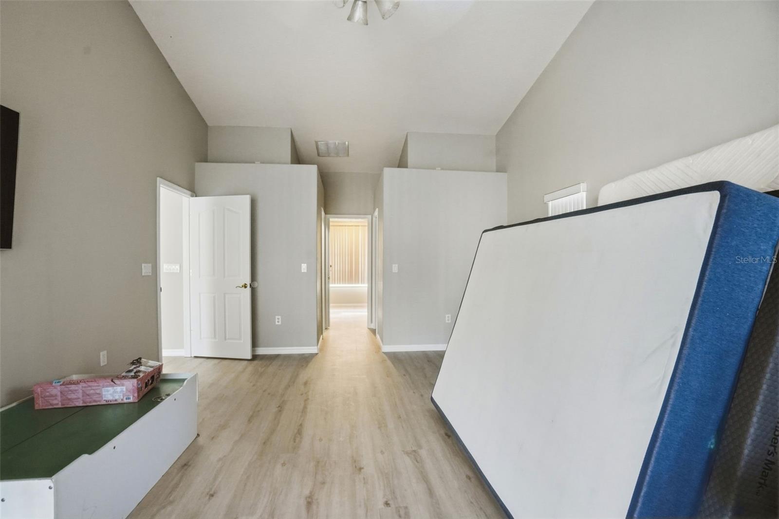 ROYAL HIGHLANDS - Residential