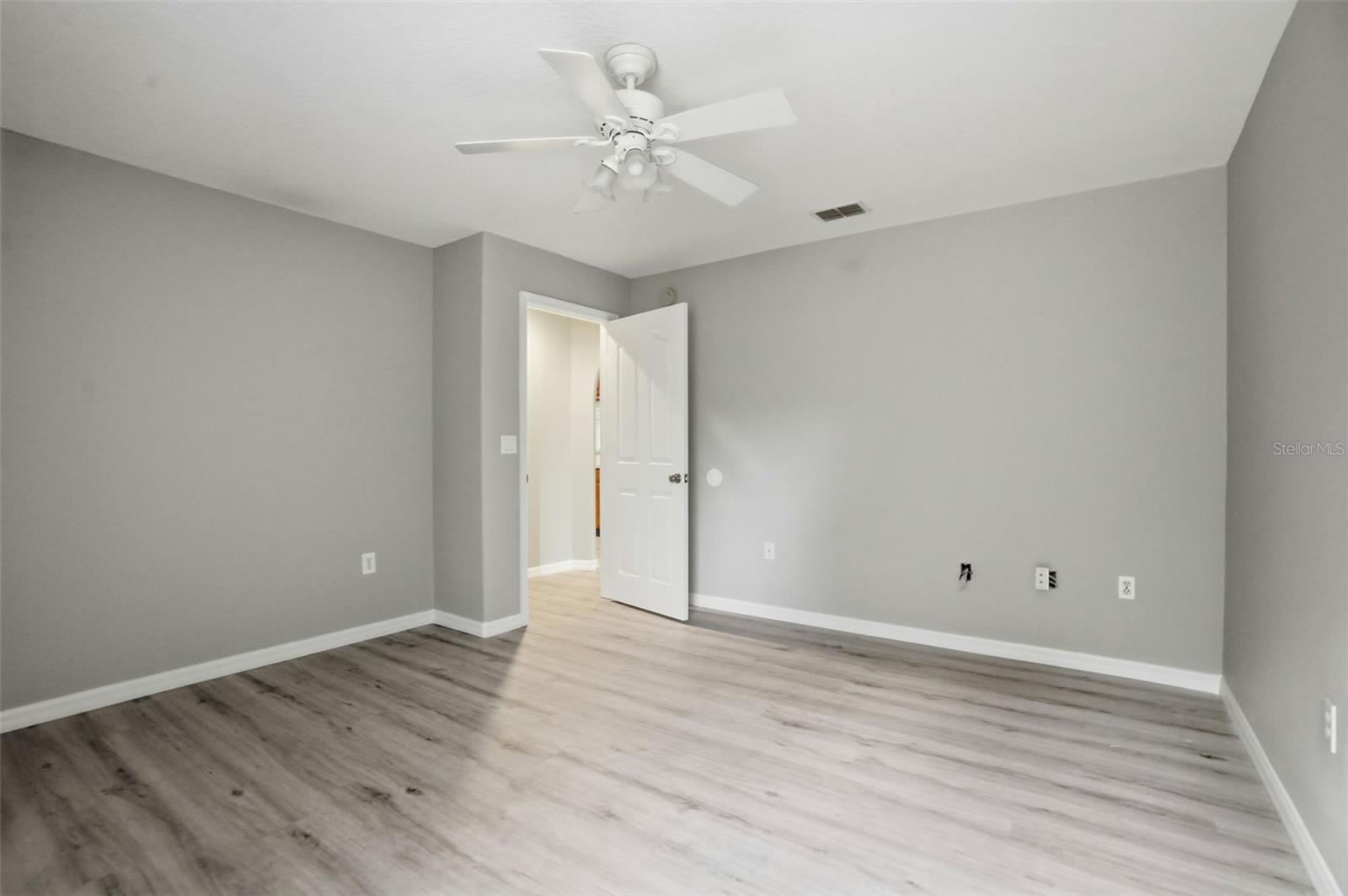 ROYAL HIGHLANDS - Residential