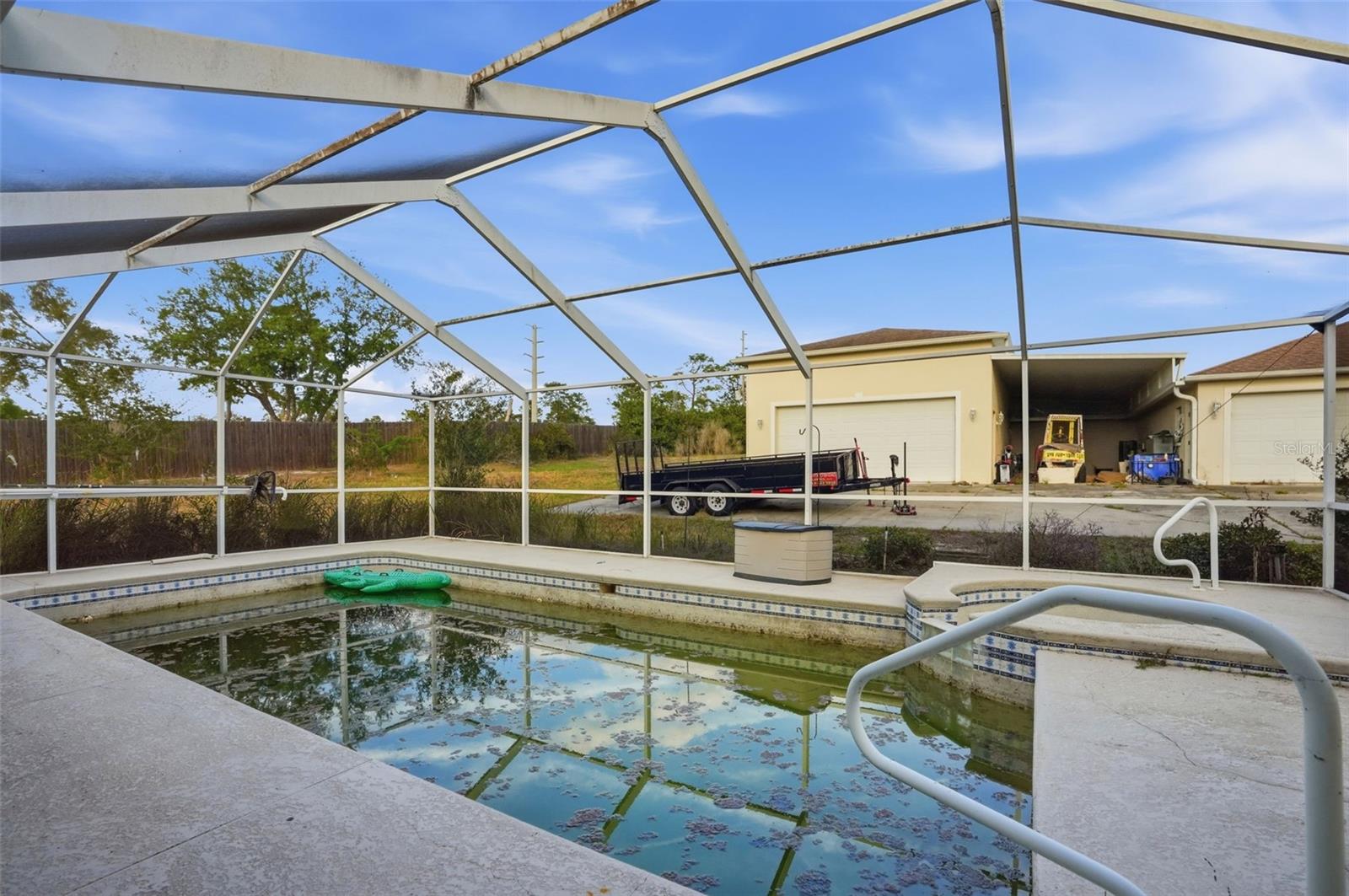 ROYAL HIGHLANDS - Residential