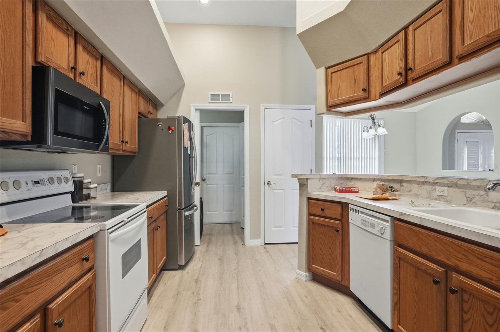 ROYAL HIGHLANDS - Residential