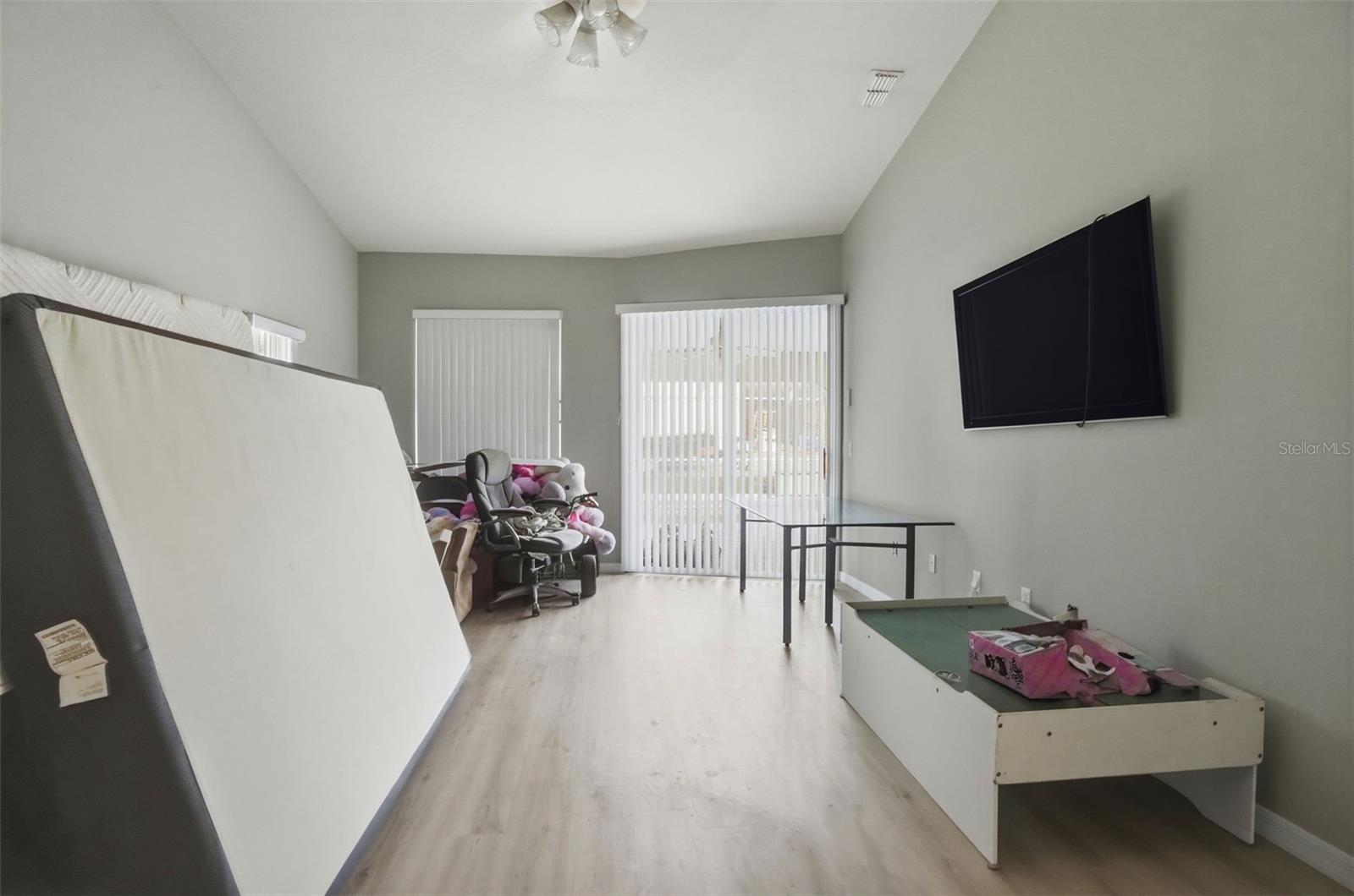 ROYAL HIGHLANDS - Residential