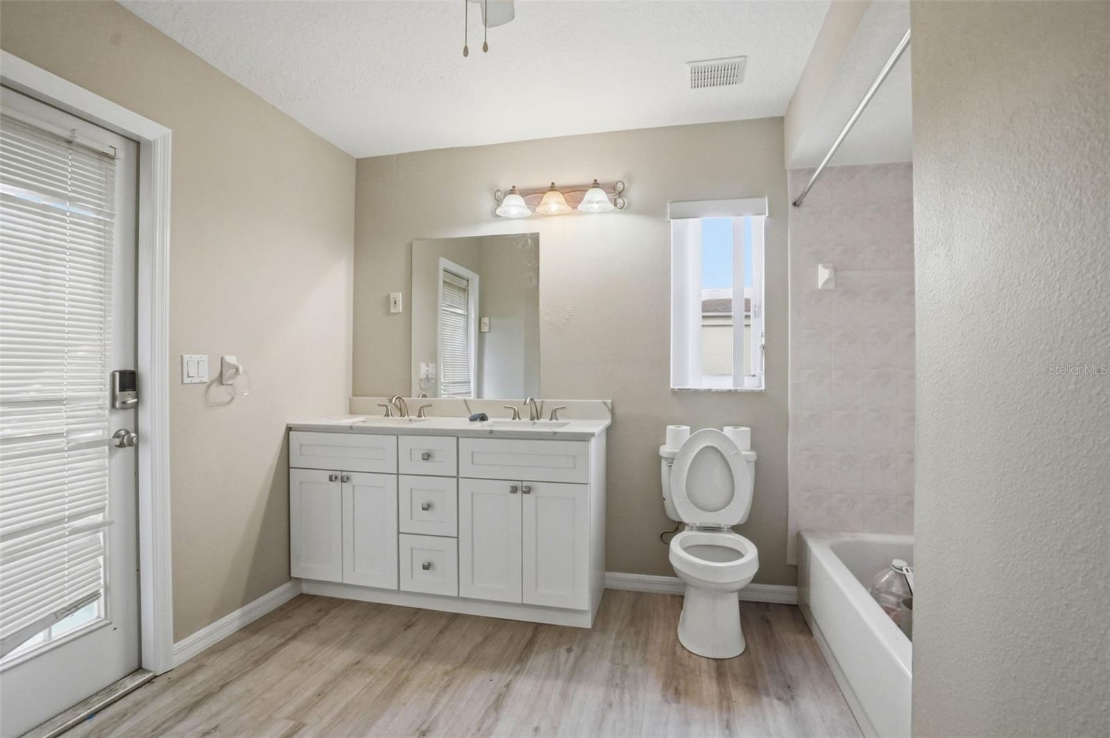 ROYAL HIGHLANDS - Residential