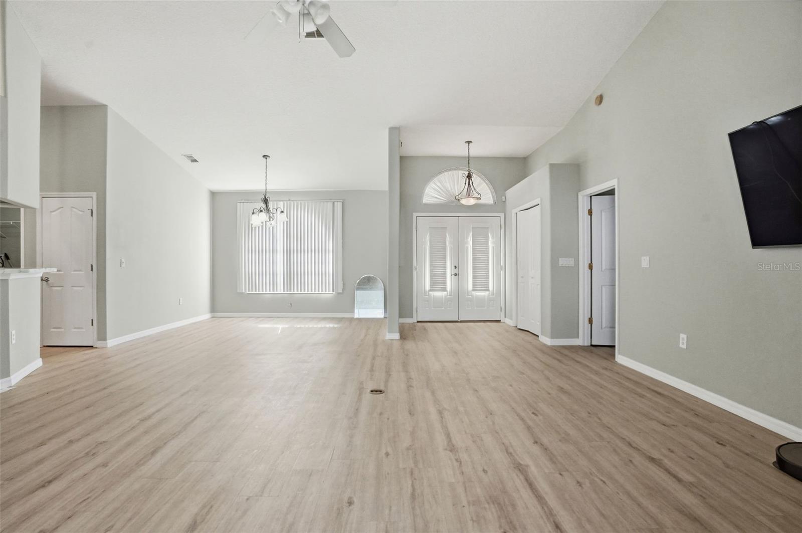 ROYAL HIGHLANDS - Residential