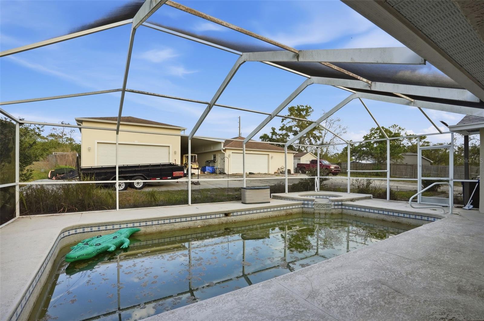 ROYAL HIGHLANDS - Residential