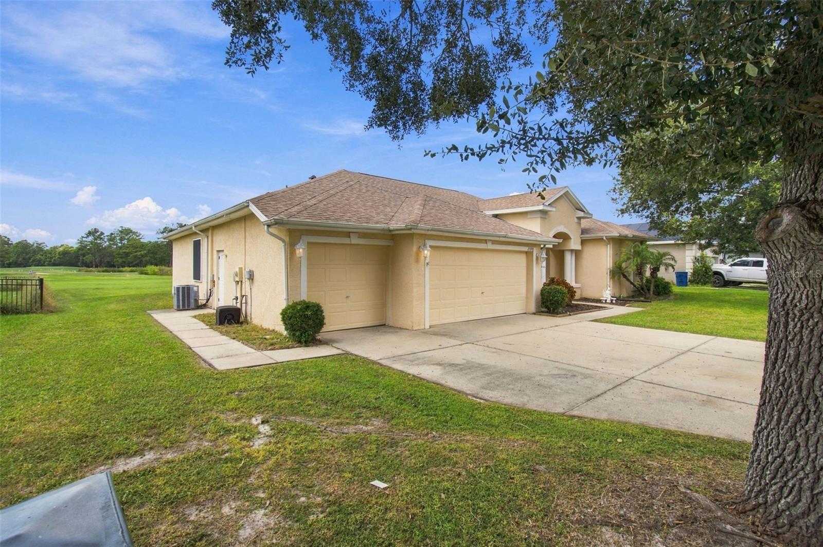 2393 OLD OAK TRAIL