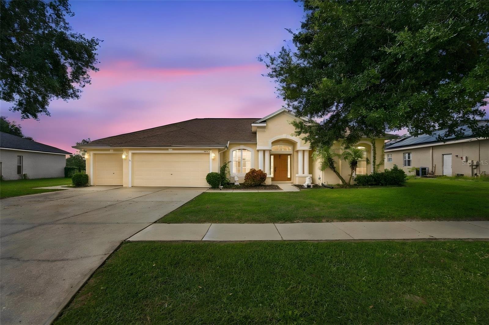 2393 OLD OAK TRAIL
