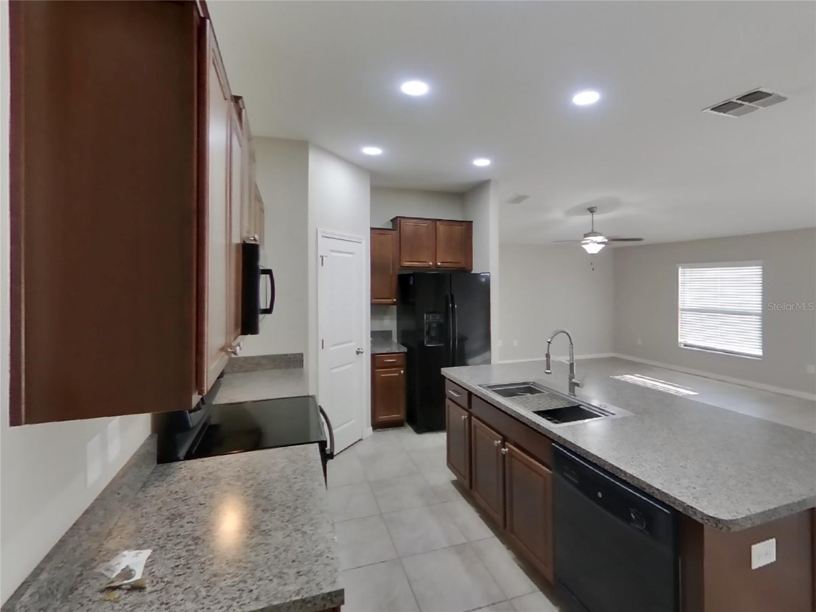 CARLTON LAKES WEST PH 1 & - Residential Lease