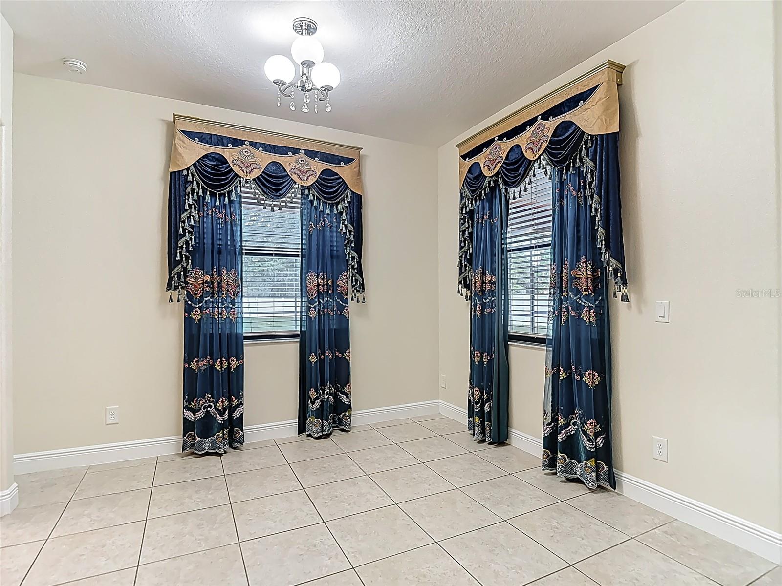 CROWN POINTE - Residential