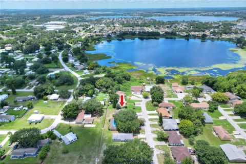 A home in WINTER HAVEN