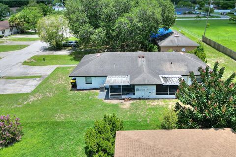 A home in WINTER HAVEN