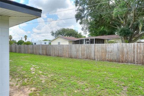 A home in WINTER HAVEN