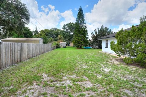 A home in WINTER HAVEN