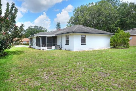 A home in WINTER HAVEN