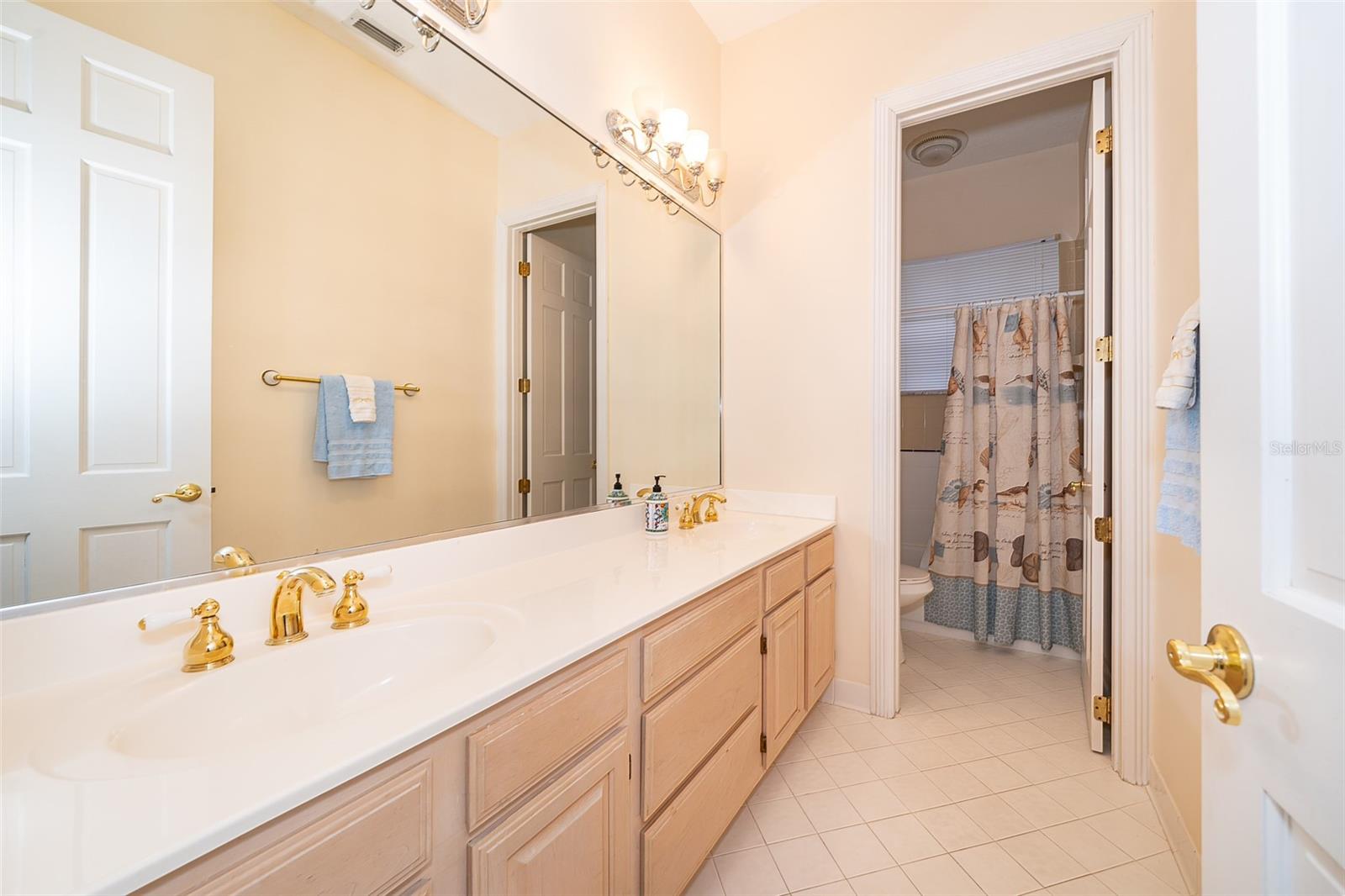 MARKHAM MEADOWS - Residential