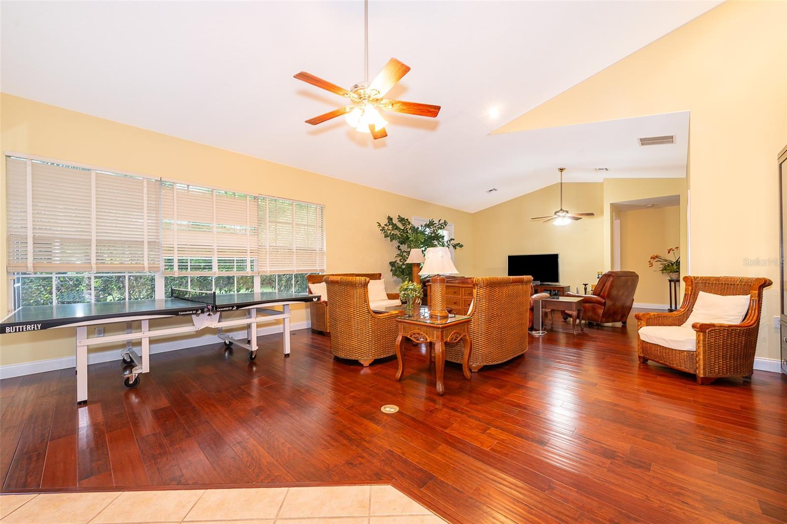 MARKHAM MEADOWS - Residential