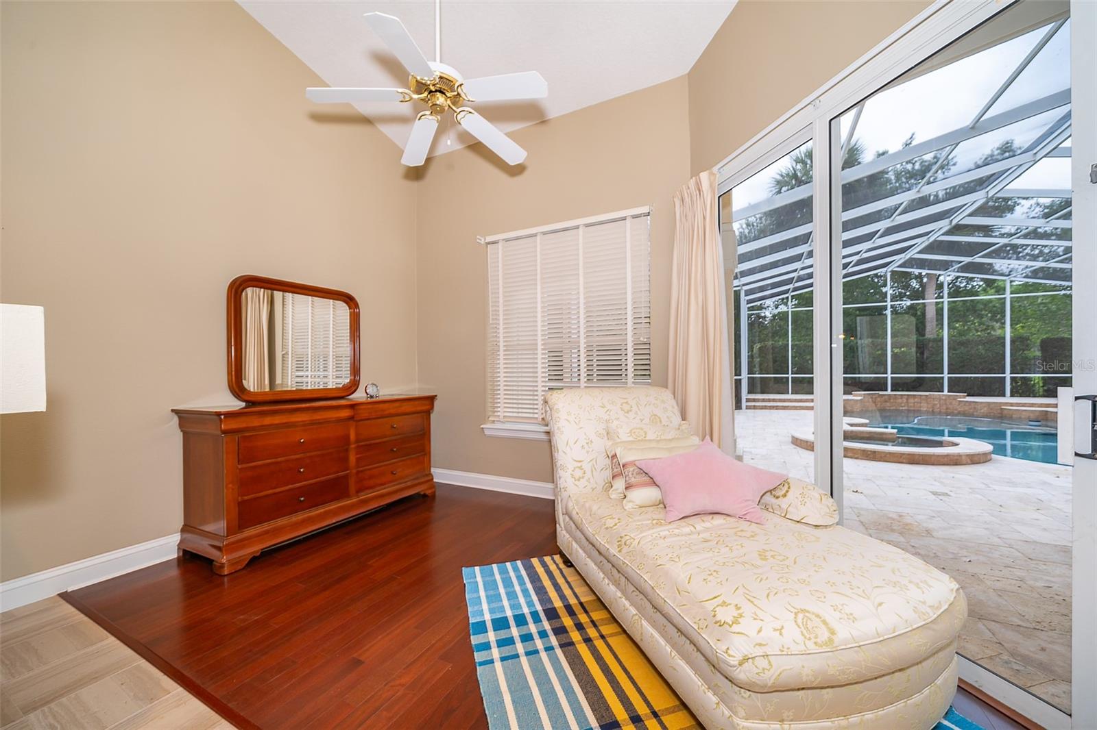 MARKHAM MEADOWS - Residential