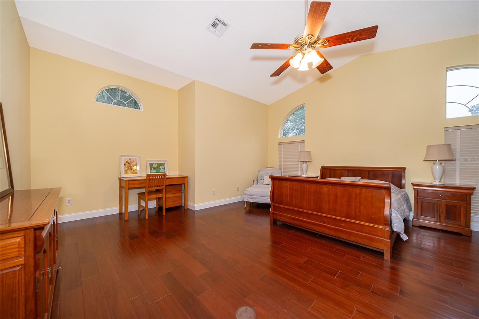 MARKHAM MEADOWS - Residential