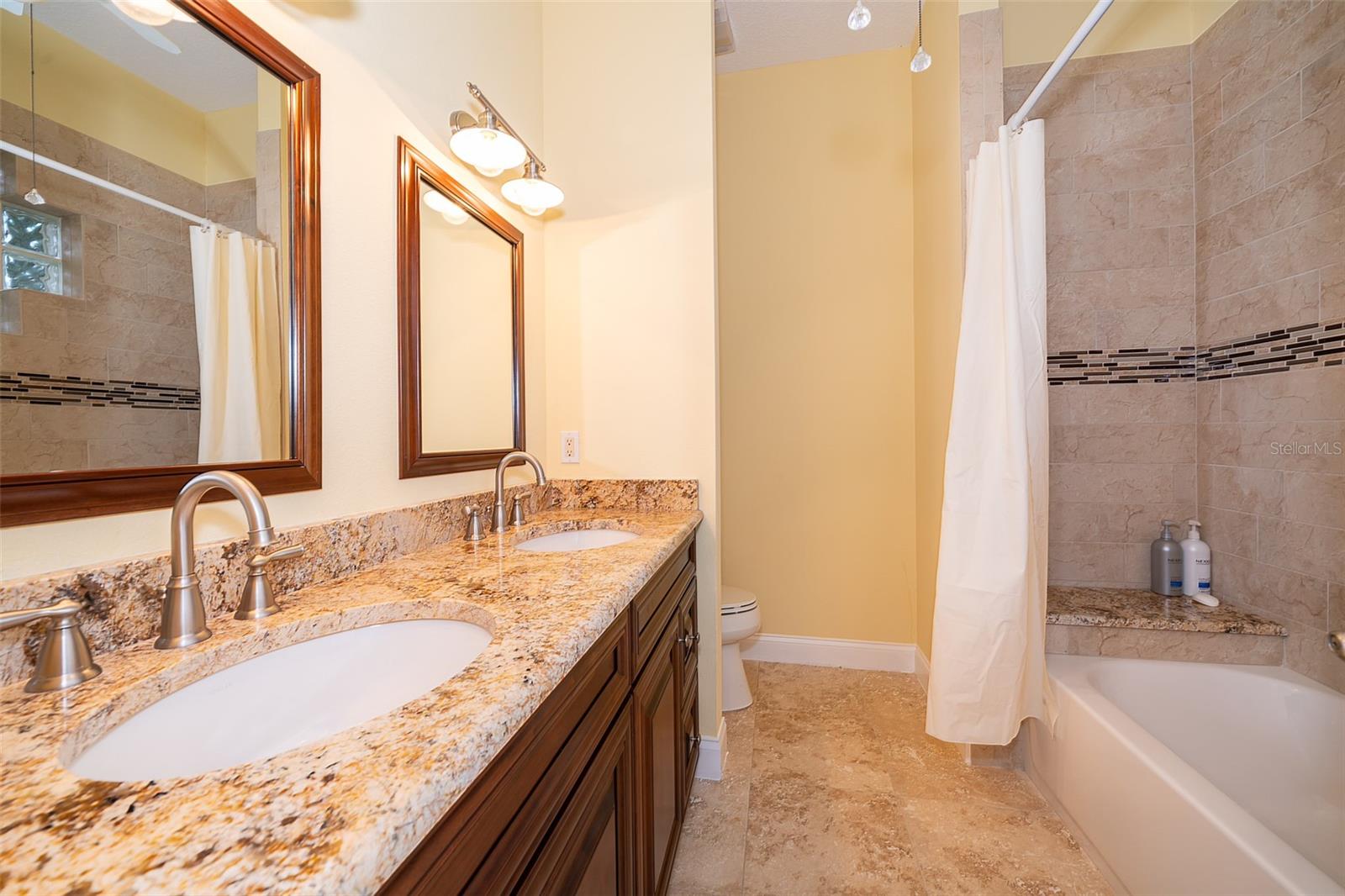 MARKHAM MEADOWS - Residential