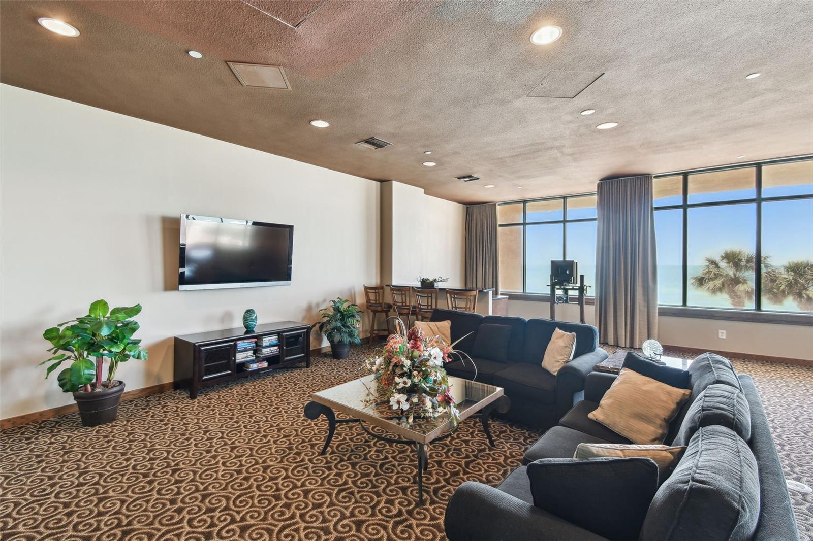 ULTIMAR THREE CONDO - Residential