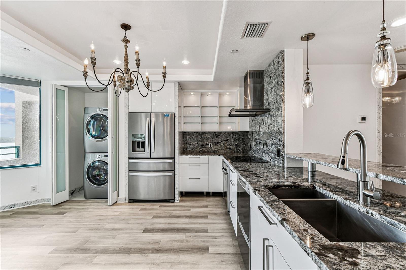 ULTIMAR THREE CONDO - Residential