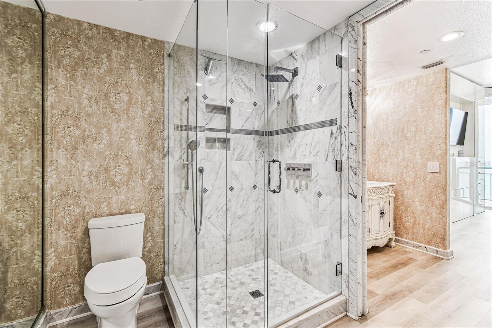 ULTIMAR THREE CONDO - Residential