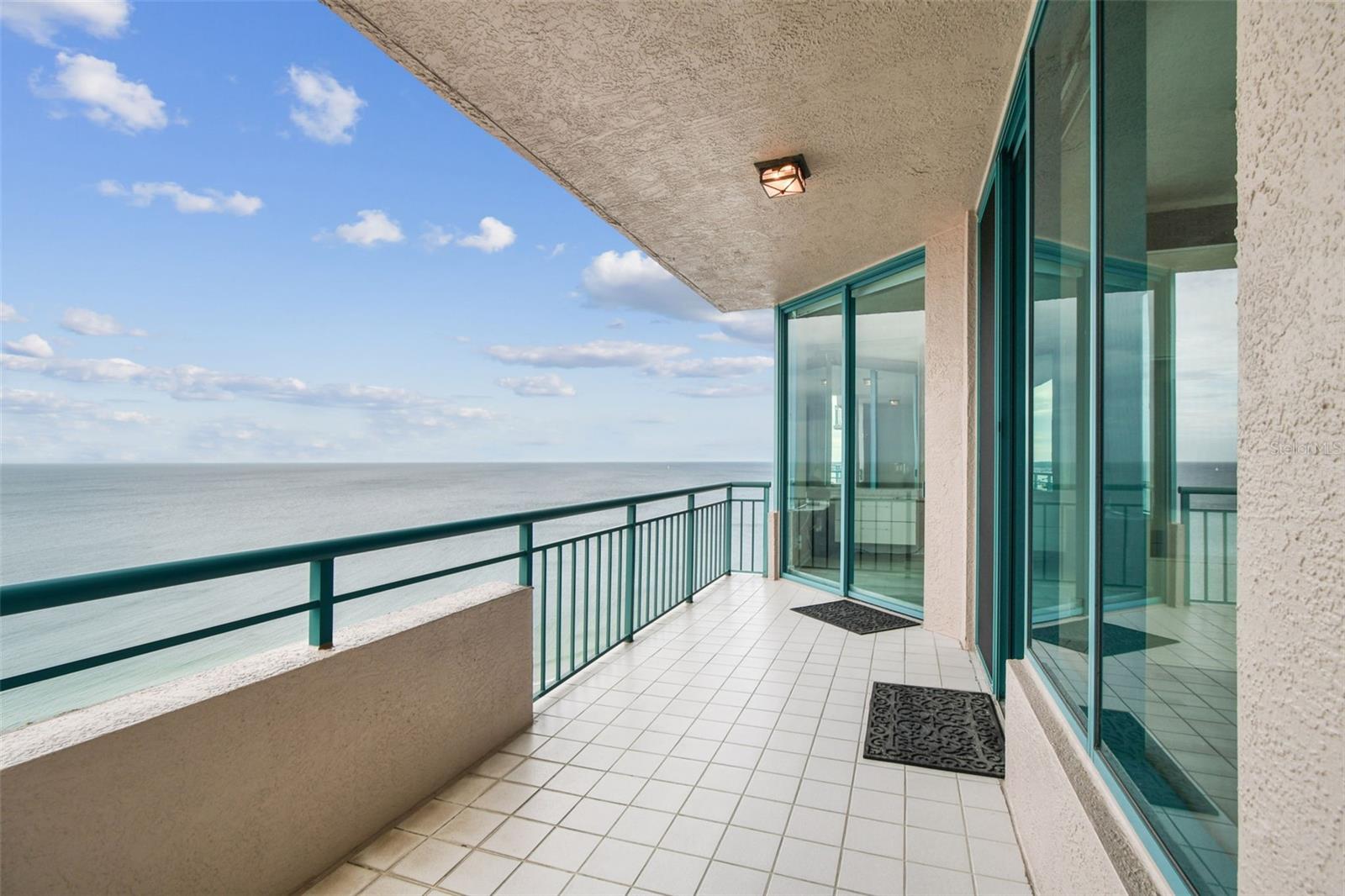 ULTIMAR THREE CONDO - Residential