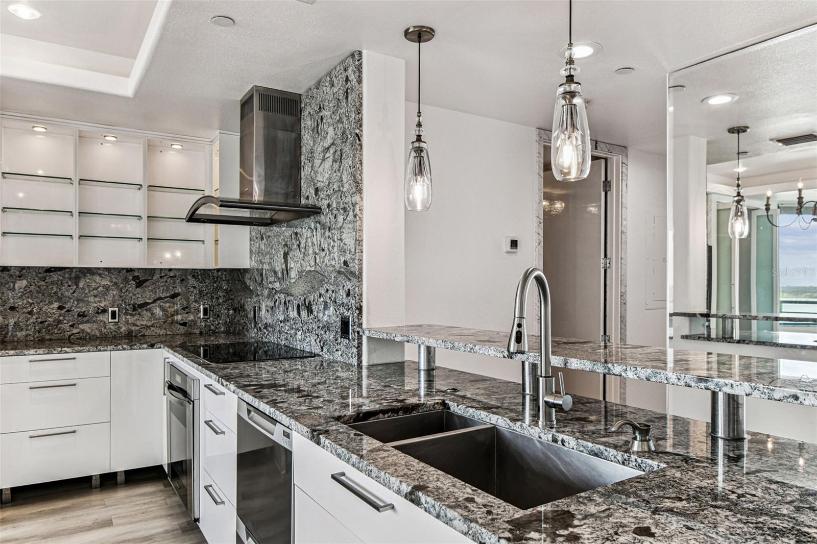 ULTIMAR THREE CONDO - Residential