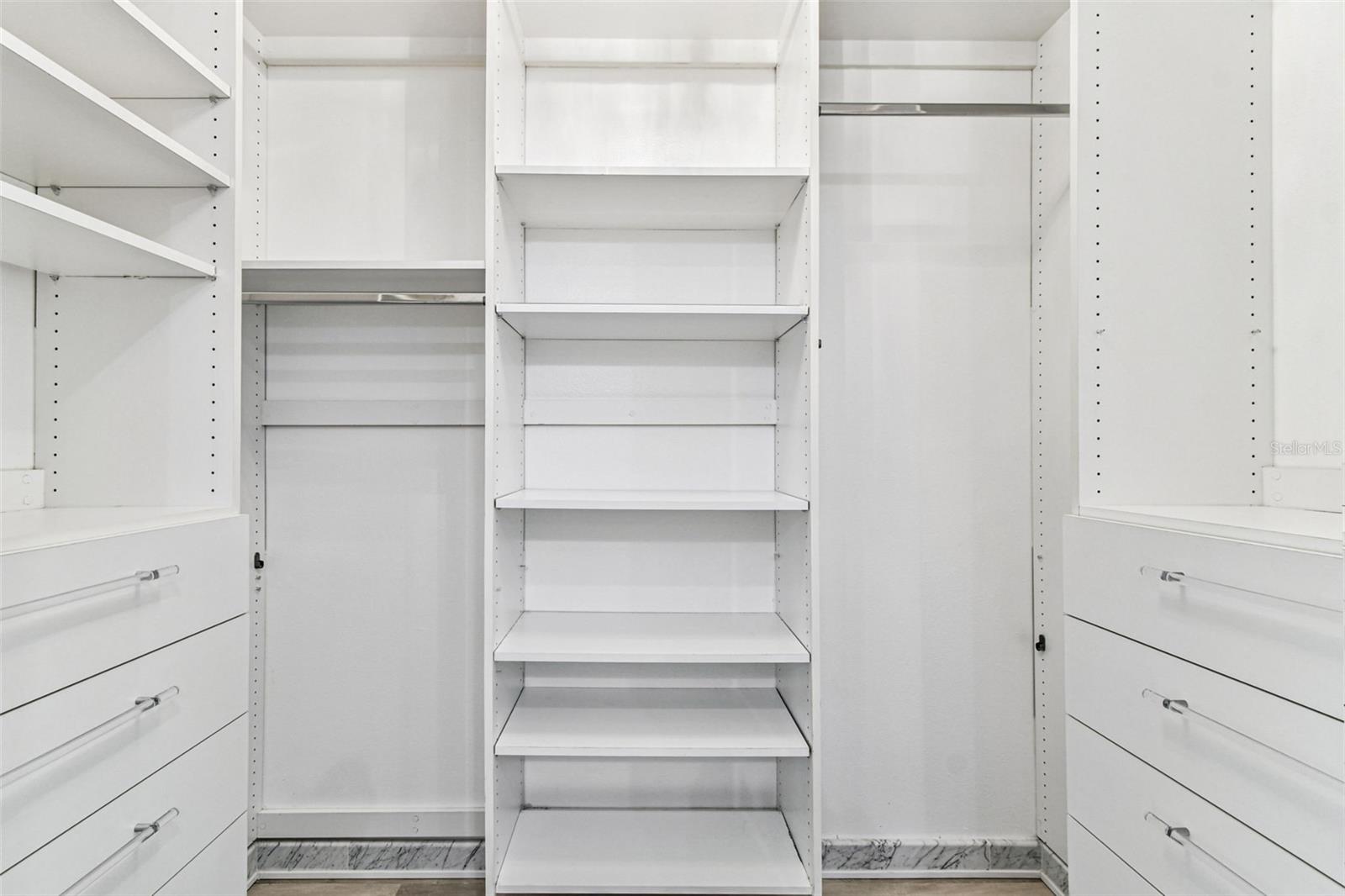 ULTIMAR THREE CONDO - Residential