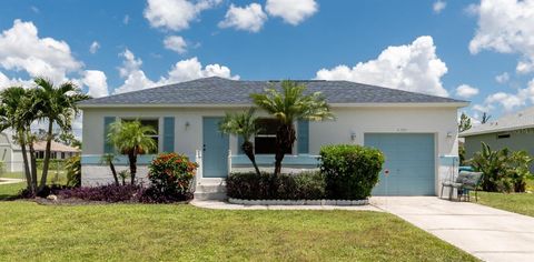 Photo of 11360 Baggot Avenue, Englewood, FL 34224 (MLS # D6143350)