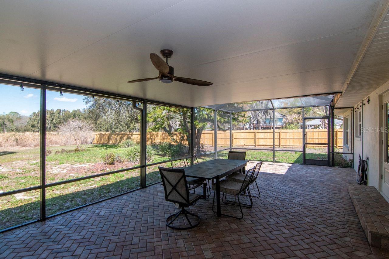 TAMPA'S NORTH SIDE COUNTRY CLUB AREA UNIT NO - Residential