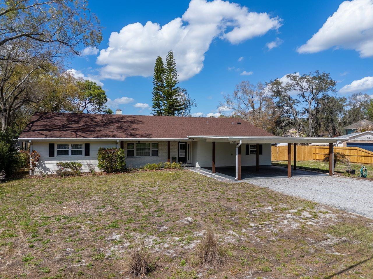 TAMPA'S NORTH SIDE COUNTRY CLUB AREA UNIT NO - Residential