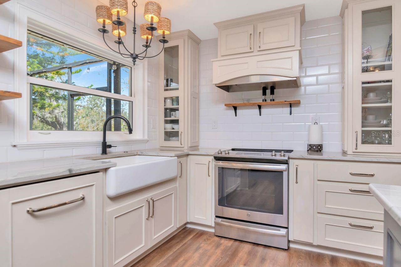 TAMPA'S NORTH SIDE COUNTRY CLUB AREA UNIT NO - Residential