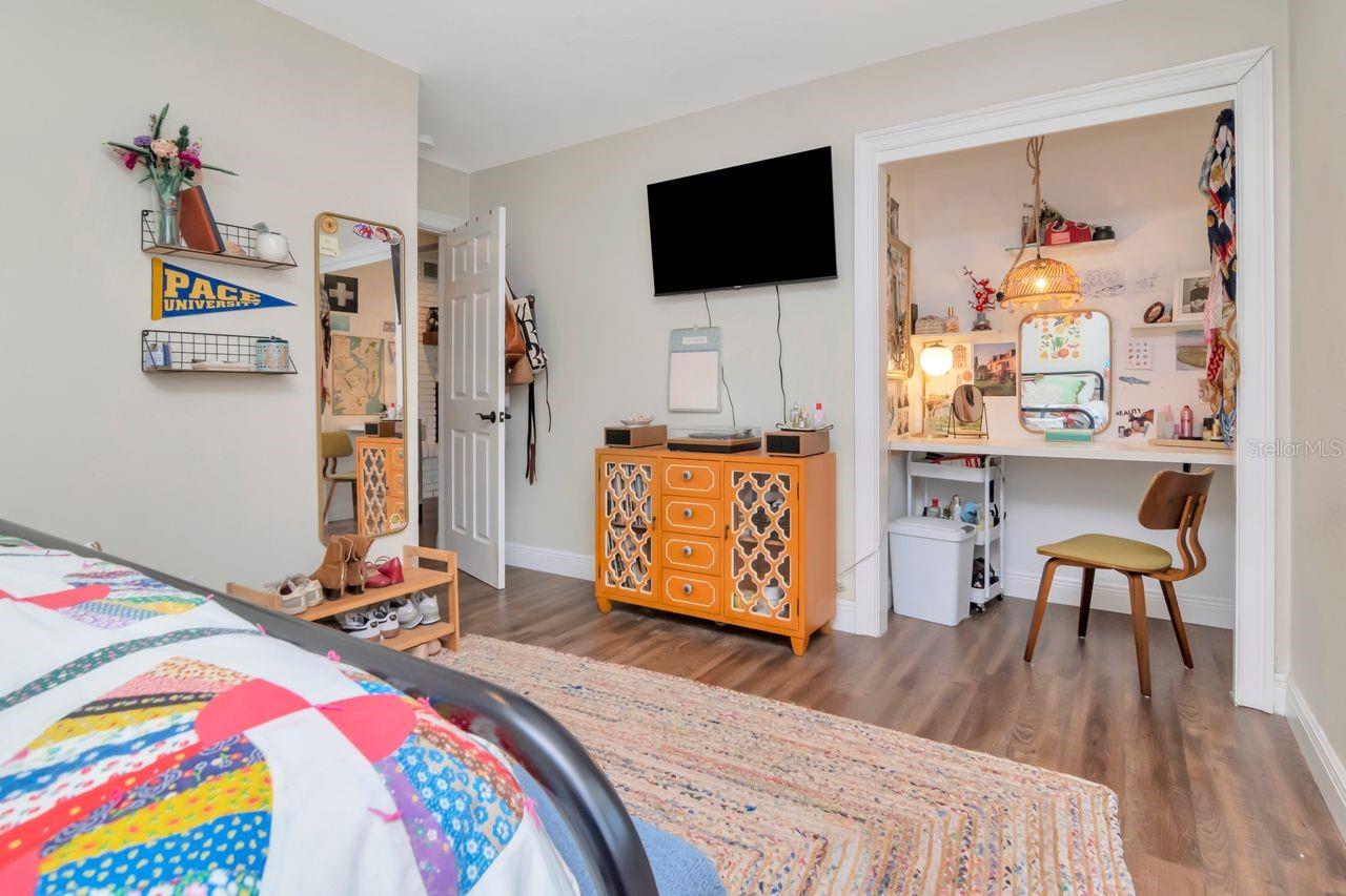 TAMPA'S NORTH SIDE COUNTRY CLUB AREA UNIT NO - Residential