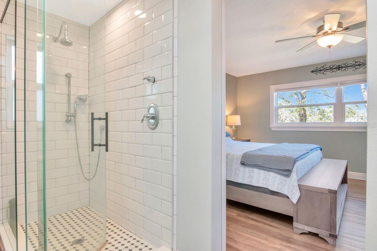 TAMPA'S NORTH SIDE COUNTRY CLUB AREA UNIT NO - Residential