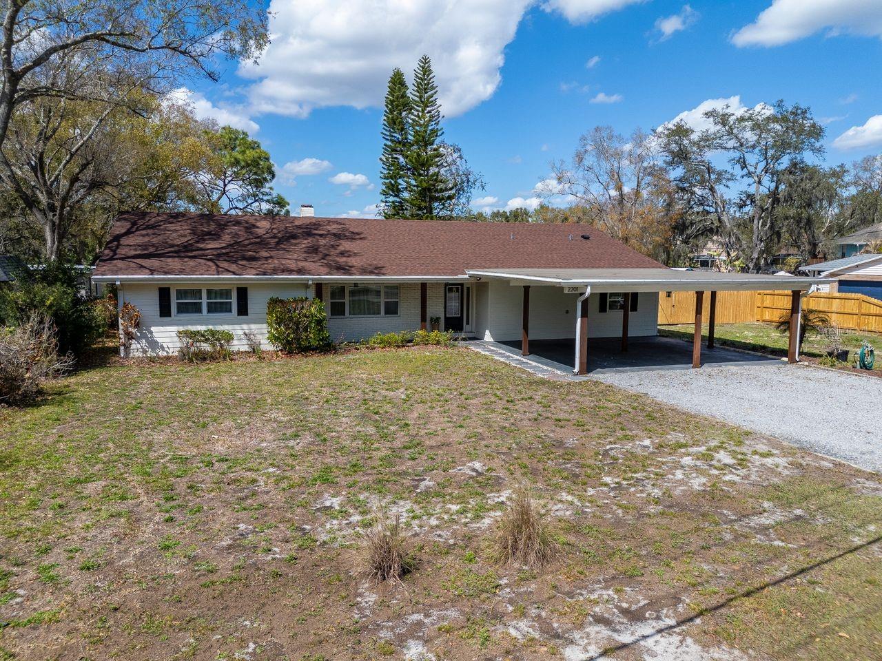 TAMPA'S NORTH SIDE COUNTRY CLUB AREA UNIT NO - Residential