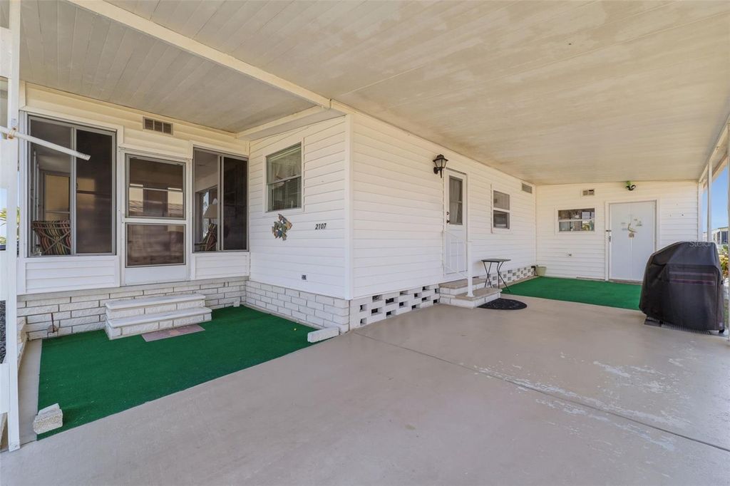 Photo of 2107 Wailua Drive, Holiday, FL 34691 (MLS # W7884261)